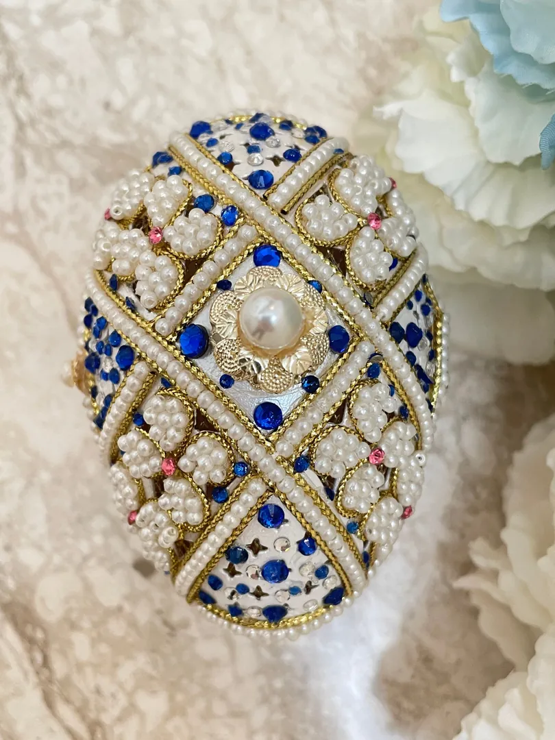 One Only Blue Rose Fabergé Egg Style Jewelry Box Set Handcarved Natural Egg Austrian Crystal Sapphire Fabergé Egg Music Box Handmade 1990