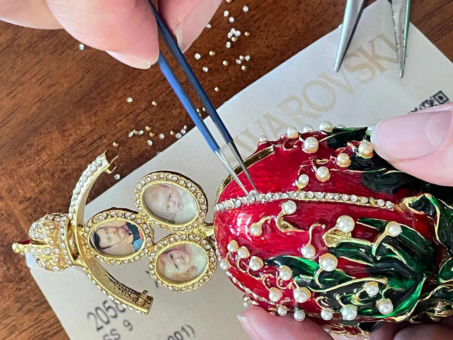 Fabergé Egg Antique Fabergé Egg Style Photo Frame, Bridal Shower Gift for Bride-to-Be, Fabergé Egg Jewelry Necklace, Gold Wedding Gift, Marriage.