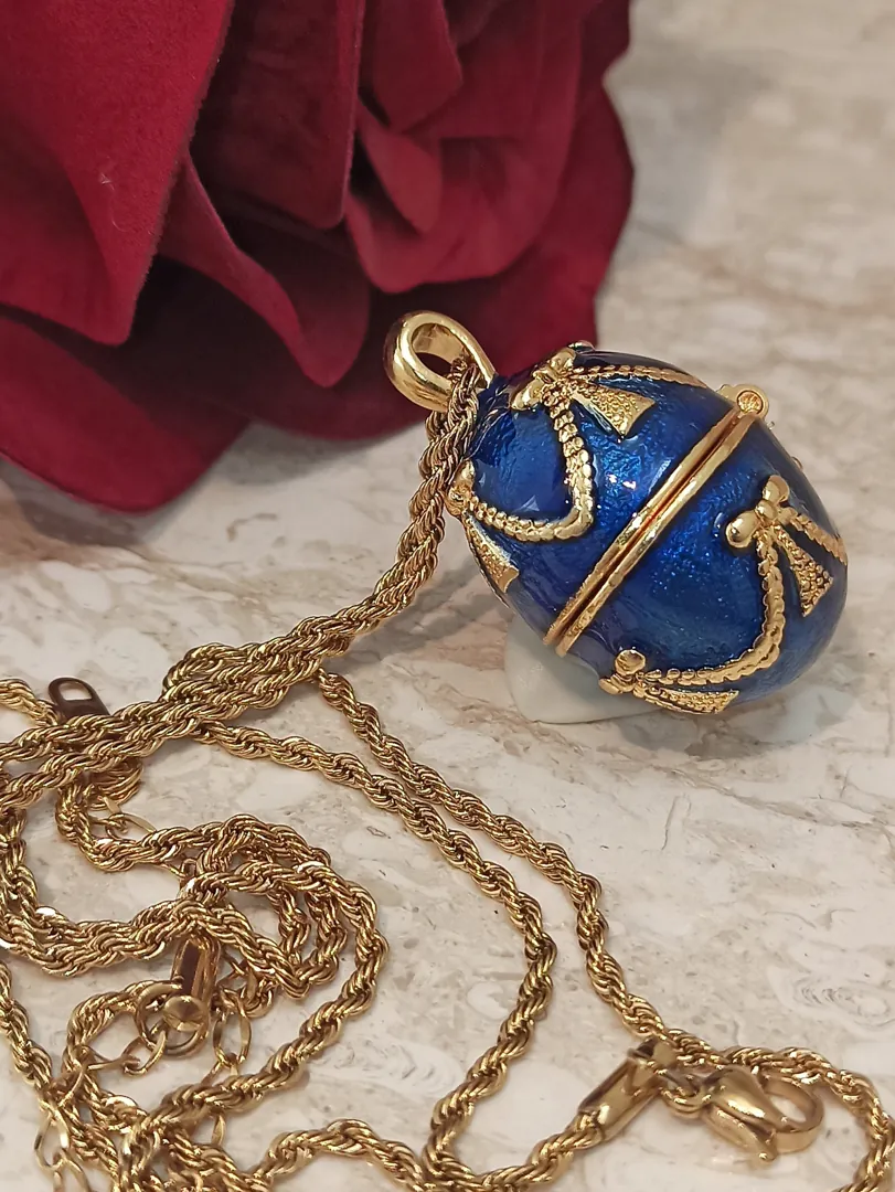 Faberge Egg Carriage Sapphire Jewelry Box Gift for Mom, Mother, Wife. Natural Egg with Swarovski Sapphire and Diamonds, 24k Gold Bracelet and Necklace.