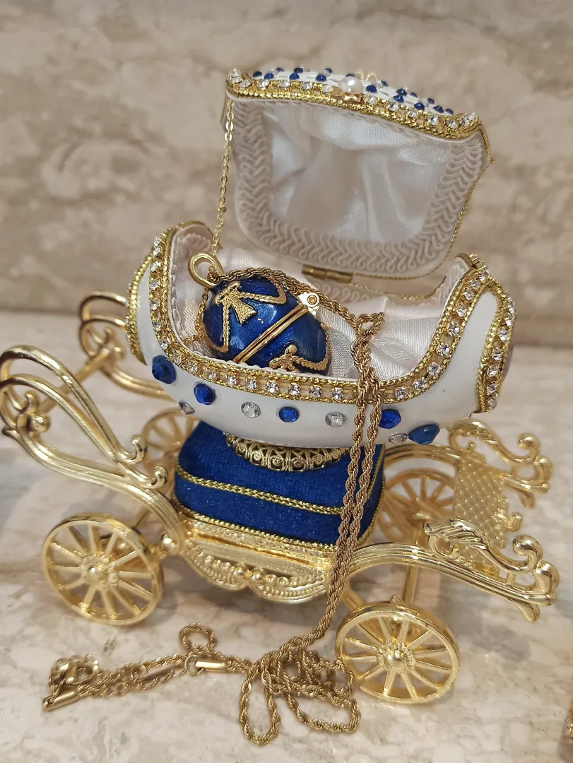 Faberge Egg Carriage Sapphire Jewelry Box Gift for Mom, Mother, Wife. Natural Egg with Swarovski Sapphire and Diamonds, 24k Gold Bracelet and Necklace.