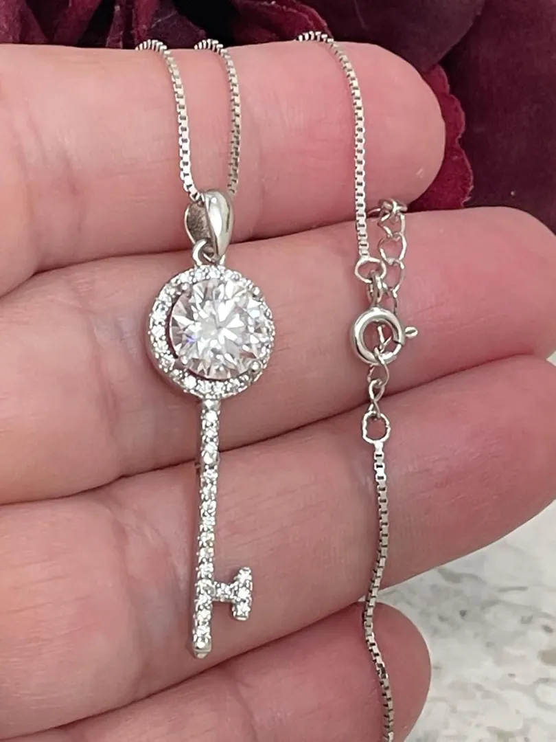 Certified 2 carat Key Diamond Pendant Diamond Solitaire Necklace Diamond Jewelry 18k White Gold Silver Key Diamond Jewelry Christmas gift