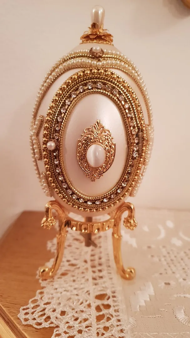Last One Fabergé Style Egg VINTAGE White FABERGE Egg Trinket Box Handcarved Egg Fabergé Egg Photo Picture Frame Faberge Egg Ornament Wedding