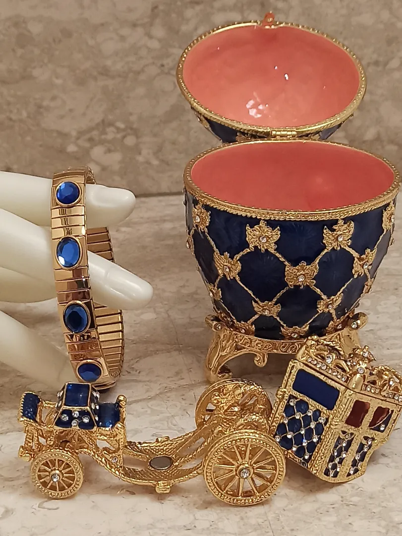 Queens Carriage Egg Faberge Ornament Jewelry Box Faberge 24k Gold 10ct Austrian Crystal Sapphire Bracelet Fabergé Egg Designer pierrelorren