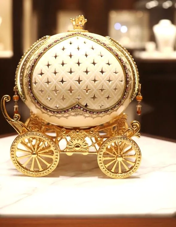 1989 NATURAL Fabergé Egg Ostrich Egg Musical Royal Carriage 24k Gold Accent Hand-Carved Faberge Ornament Anniversary Gift 24k Gold Handmade