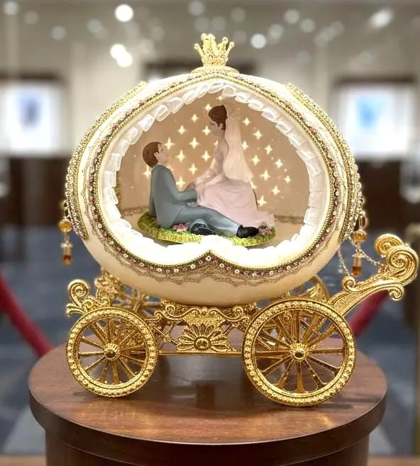 1989 NATURAL Fabergé Egg Ostrich Egg Musical Royal Carriage 24k Gold Accent Hand-Carved Faberge Ornament Anniversary Gift 24k Gold Handmade