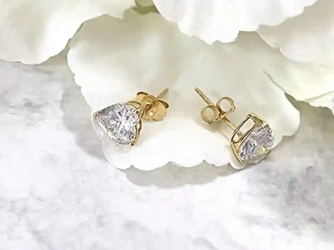2 carat Diamond Earrings Heart Stud SOLID 18K GOLD Jewelry Wedding Earrings for Bride Heart Diamond Fiance Engagement gift for Bridal Shower 