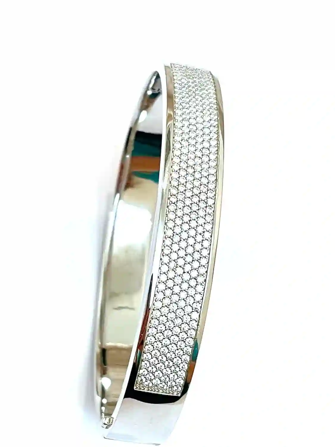 Kates Cousin Alan Spain
Bangle and Earrings 