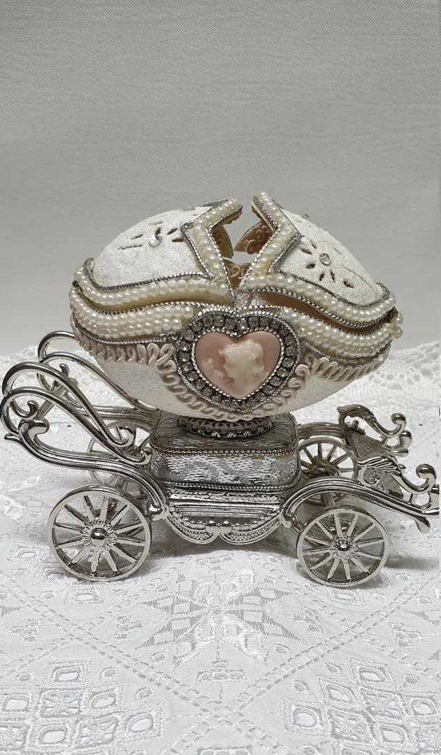 Faberge Egg style VINTAGE Trinket Music 1981 Fabergé Collector Item 5ct Cameo Jewelry Box NATURAL Egg Faberge 40th Anniversary 40 Birthday