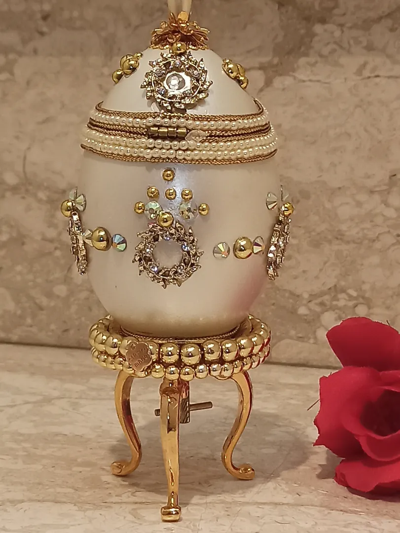 Famous Faberge Style Egg Wreath Ornament Music Jewelry Box Gift 1996 ONLYONEOF Collectors Jewelry Box Designer Fabergé Egg 24k Gold