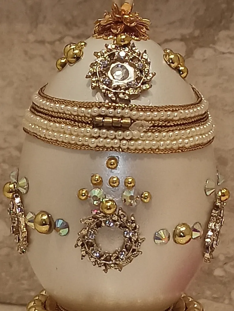 Famous Faberge Style Egg Wreath Ornament Music Jewelry Box Gift 1996 ONLYONEOF Collectors Jewelry Box Designer Fabergé Egg 24k Gold