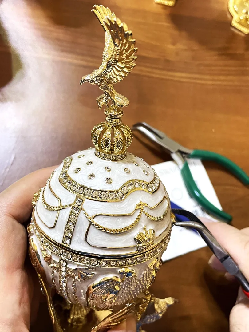Pierre Lorren Fabergé Egg - White Fabergé Egg Music Box, Fabergé Trinket Box, Fabergé Music Box, Pure Gold Decor, Austrian Crystal, Wisdom Gifts.